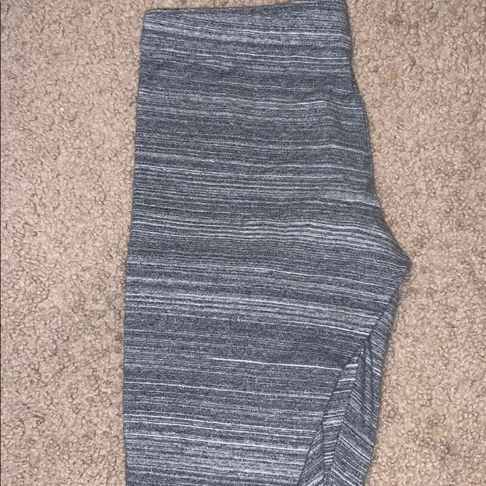 Grey and white garage leggings